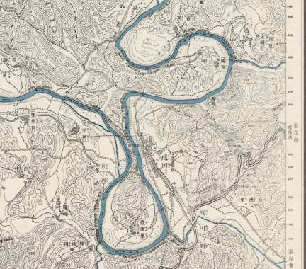 ショートカットする以前の沸流江。Futsuryūkō River (비류강, Piryu-gang) before shortcut. N39.25 E126.21